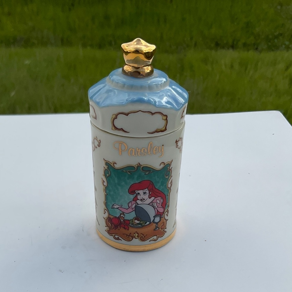 “New”. NEVER USED.  1995 Lenox Disney Spice Jar.  “Parsley” (THE LITTLE MERMAID)
